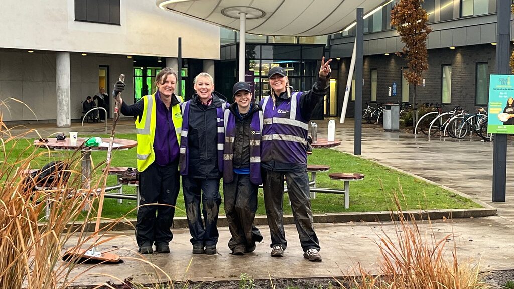 staff from Medtronics with our RIE nature ranger on their volunteering day